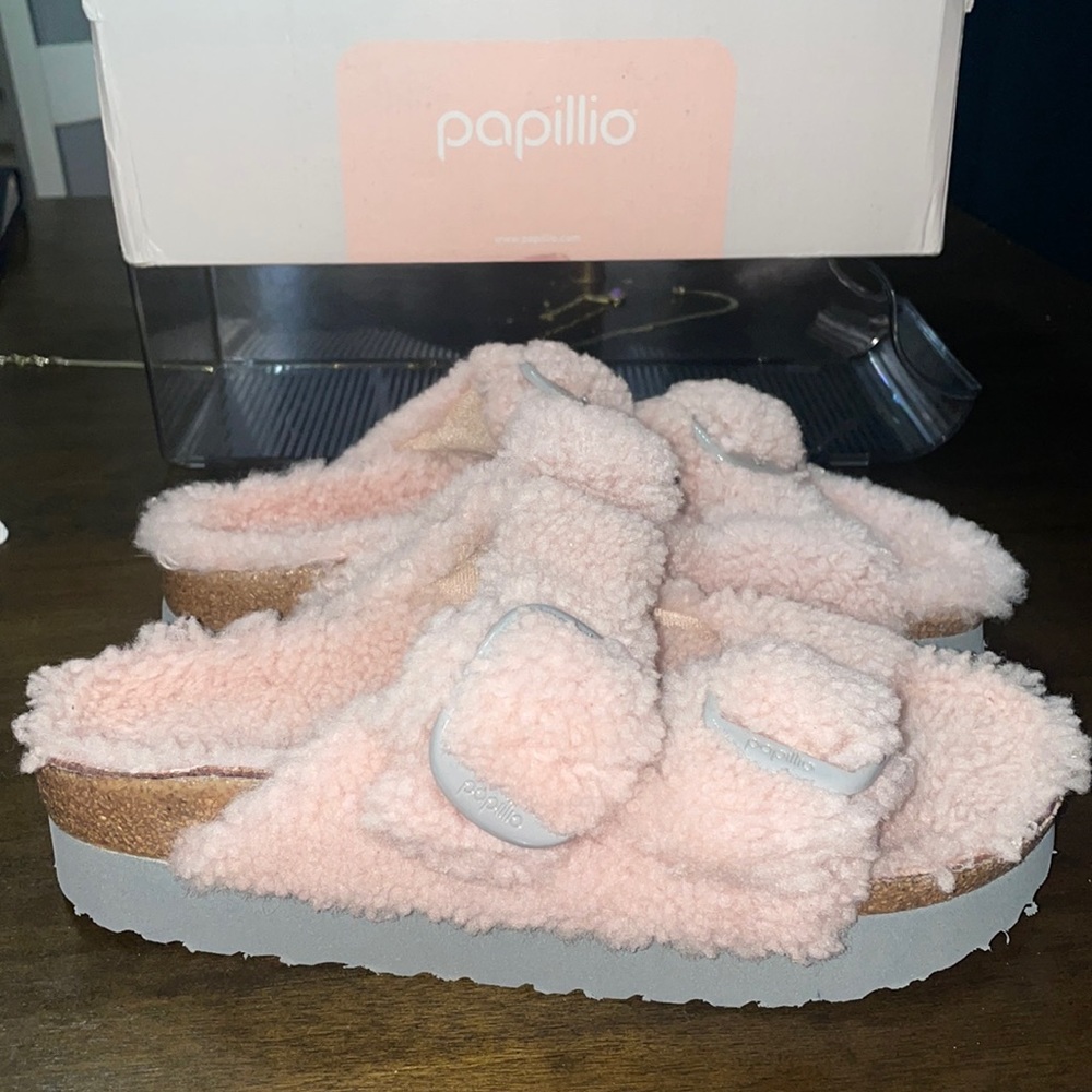 NWB Arizona Big Buckle Shearling pink